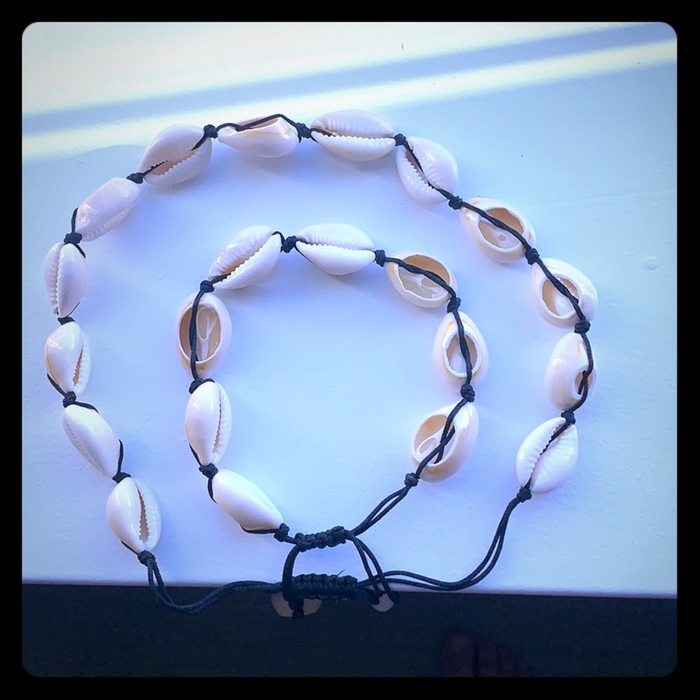 Shell necklace and bracelet pack💗